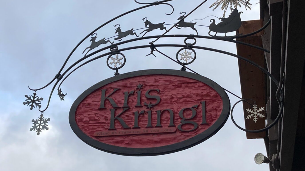 the sign of the kris kringl store in leavenworth washington